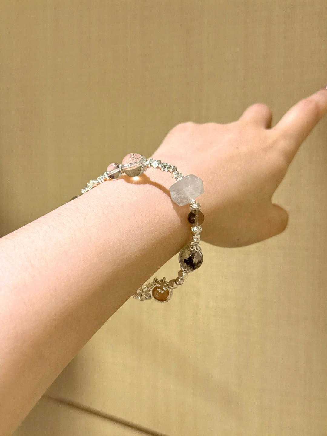 ▫️▪️ Green Ghost Shining Sunstone Double-Pointed Bracelet